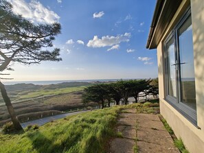 Property grounds - 4 Bed in Aberdovey (oc-c35170) (Aberdovey)