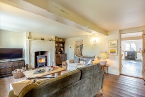 TV, fireplace - 3 Bed in Holcombe Rogus (oc-a39001) (Holcombe Rogus)