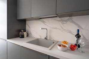 Kühlschrank, Geschirrspüler