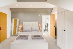 Iron/ironing board, travel cot, free WiFi, bed sheets - 4 Bed in Abernethy (oc-f34739) (Abernethy)