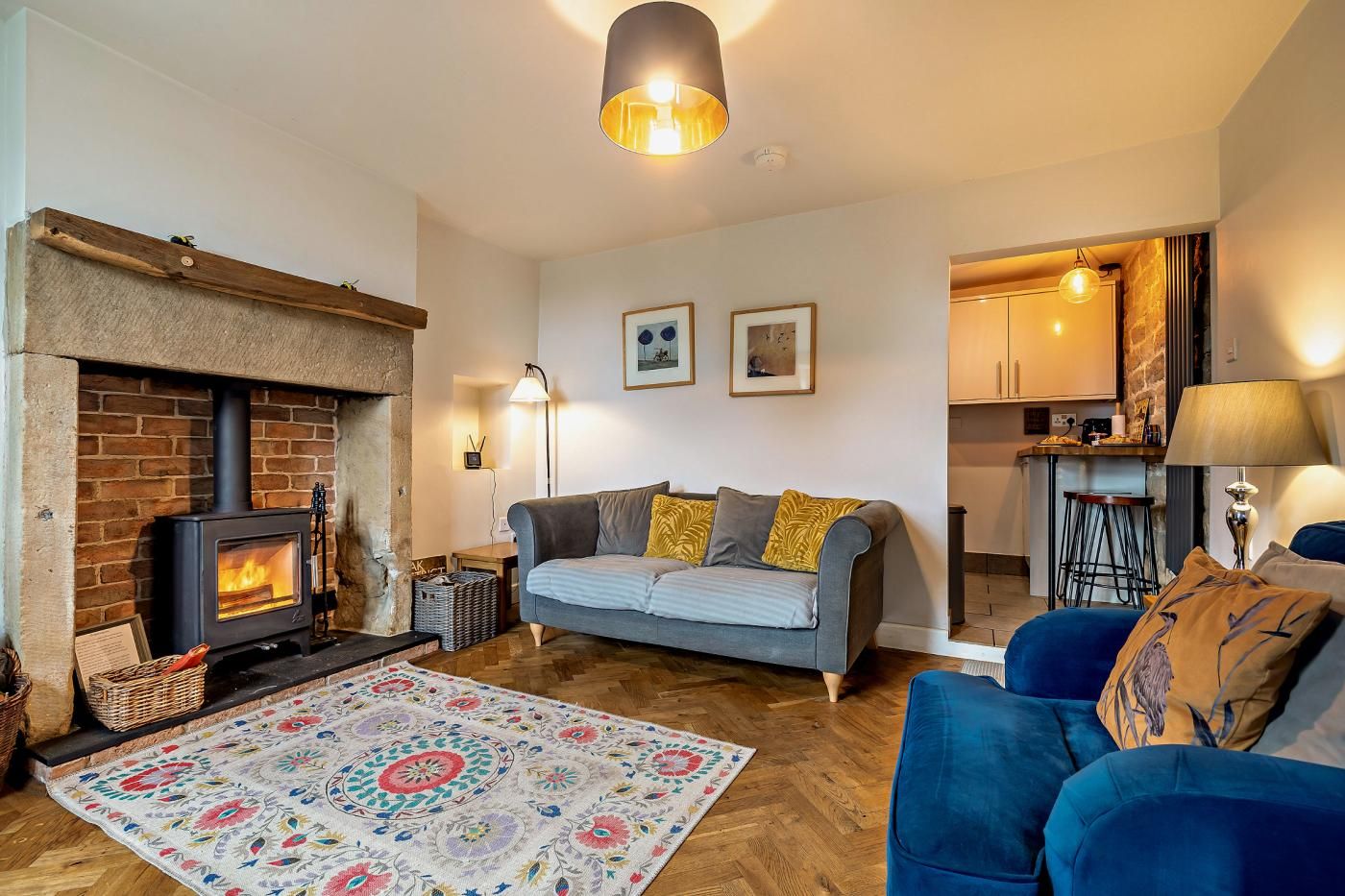 TV, fireplace