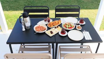 Tägliches inbegriffenes einheimisches Frühstück