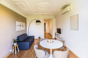 Interior - 41AGRVC1137 cozy and bright apartment (Barcelona)