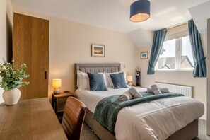 Travel cot, free WiFi, bed sheets - 2 Bed in Seahouses (oc-s34710) (Seahouses)