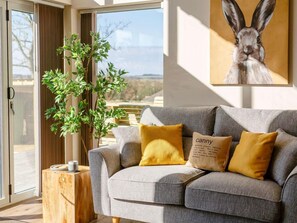 TV, fireplace - 2 Bed in Morpeth (oc-85793) (Rothley)