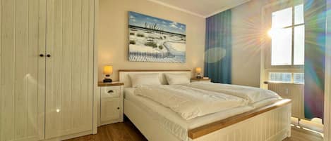 1 bedroom, individually furnished