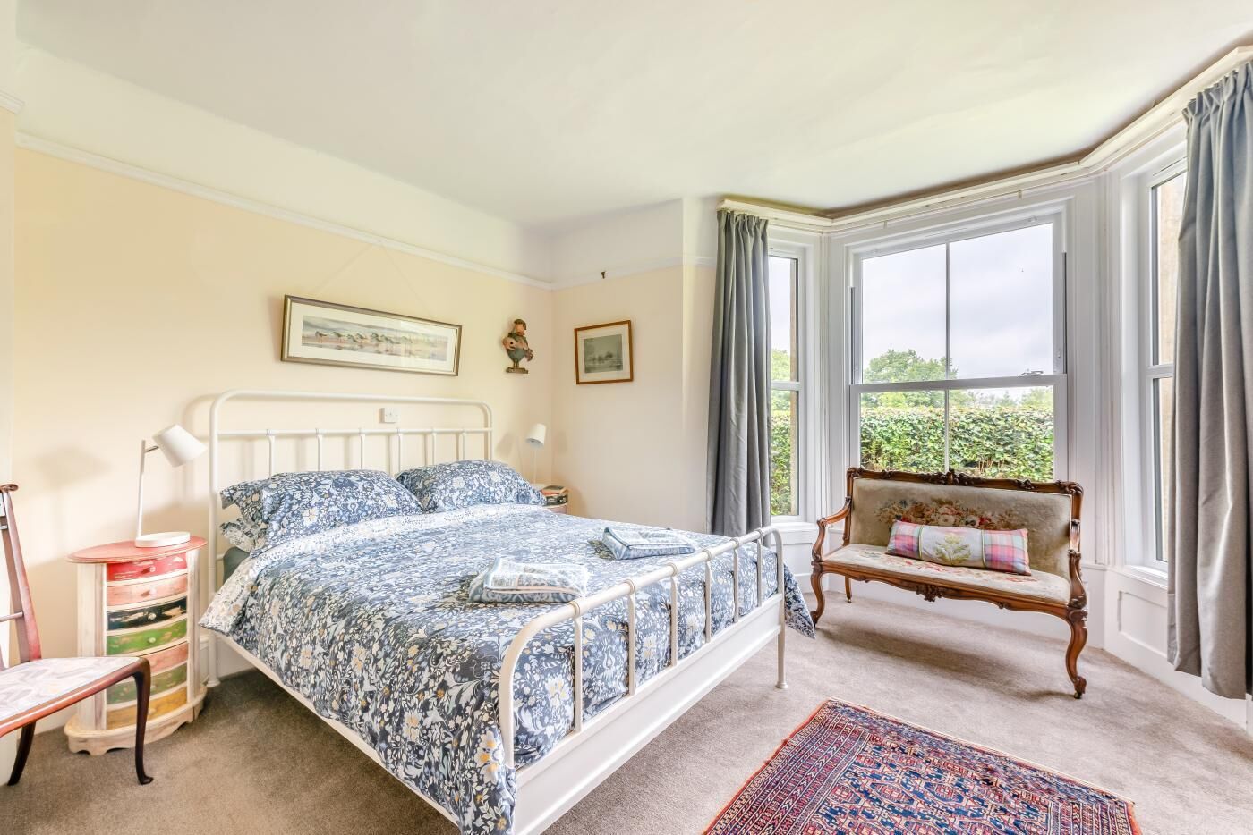 2 bedrooms, travel cot, free WiFi, bed sheets