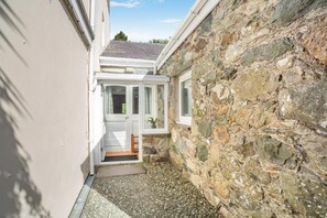 Exterior detail - 1 Bed in Llandwrog (oc-h36065) (Llandwrog)