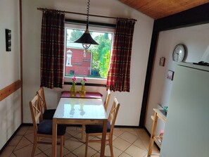 Dining - Vrbo Property (Butjadingen)