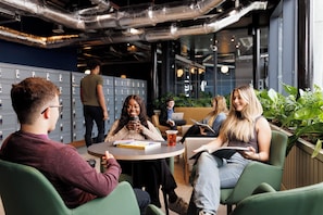 Lobby - Students Only - Unite Parkway - Manchester (Manchester)
