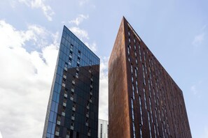 Exterior - Students Only - Unite Parkway - Manchester (Manchester)