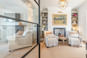 Interior - 3 Bed in Mumbles (oc-t39071) (The Mumbles)