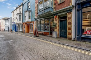 Exterior - 1 Bed in Tenby (oc-t38248) (Tenby)