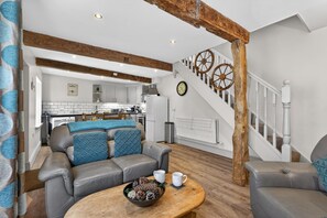 TV - 2 Bed in Hawes (oc-c38234) (Hawes)