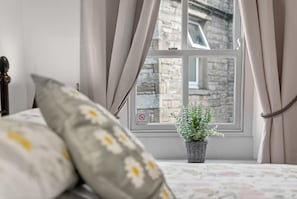 Travel cot, free WiFi, bed sheets - 2 Bed in Hawes (oc-c38234) (Hawes)