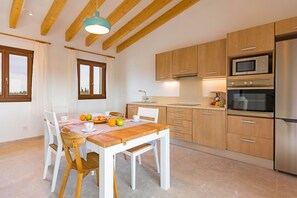 Dishwasher, high chair - Casa Granada - Two Bedroom Villa, Sleeps 4 (Mallorca)