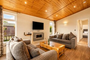TV - 2 Bed in Athelington (oc-s35082) (Athelington)
