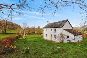 Exterior - 4 Bed in Llansantffraid (oc-g38212) (Llansantffraid)