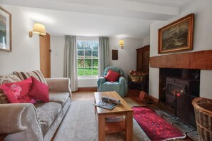 TV, fireplace - 4 Bed in Llansantffraid (oc-g38212) (Llansantffraid)