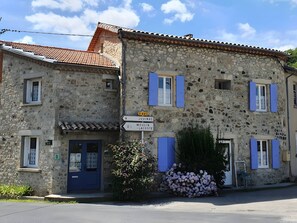Exterior - Guest Rooms "Le Volcan d'Aizac" – Yellow Room (Aizac)