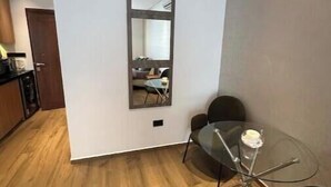 Unclassified image, 4 of 19, button - Swizzlodge Apartment (Accra)