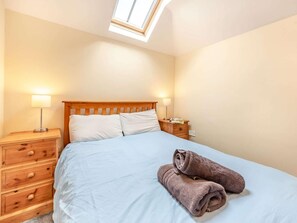 Room - 3 Bed in Llandovery (oc-bn287) (Llanfair-ar-y-Bryn)