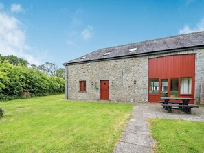 Exterior - 3 Bed in Llandovery (oc-bn287) (Llanfair-ar-y-Bryn)