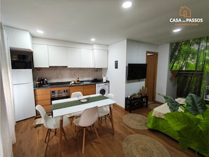 Apartment, City View | Private kitchen
