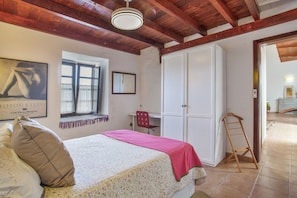 3 Schlafzimmer, Bügeleisen/Bügelbrett, WLAN, Bettwäsche
