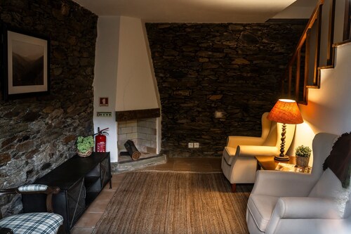 Chalet „Casa Verde“ mit Gemeinschaftspool, WLAN und Klimaanlage