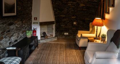 Chalet „Casa Verde“ mit Gemeinschaftspool, WLAN und Klimaanlage