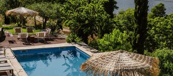 Chalet 'Casa Verde' with Shared Pool, Wi-Fi and Air Conditioning