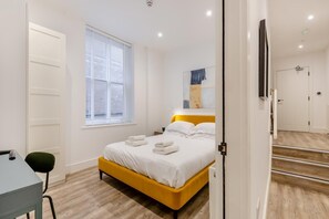 Iron/ironing board, free WiFi, bed sheets - 2 Bed in Southport (oc-b34811) (Southport)