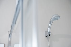 Dusche mit Handbrause