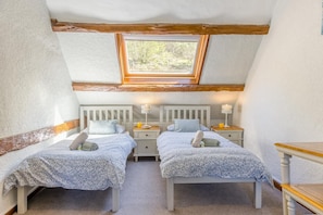 Travel cot, free WiFi, bed sheets - 4 Bed in Builth Wells (oc-t38238) (Treflys)