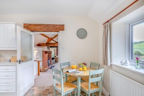 Dining - 2 Bed in Stretton Westwood (oc-c40243) (Harley)