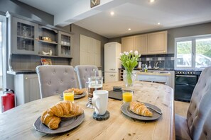 Dining - 1 Bed in Liddington (oc-p38230) (Liddington)