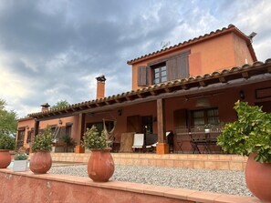 Exterior - Holiday Home 'Casita De Las Cuadras' with Private Terrace, Wi-Fi and Air Conditioning (Solsona)