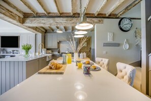 Dining - 4 Bed in Liddington (oc-p38233) (Liddington)