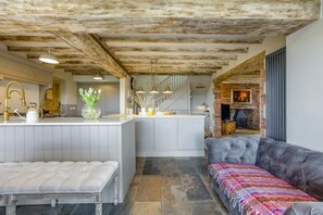 Interior - 4 Bed in Liddington (oc-p38233) (Liddington)