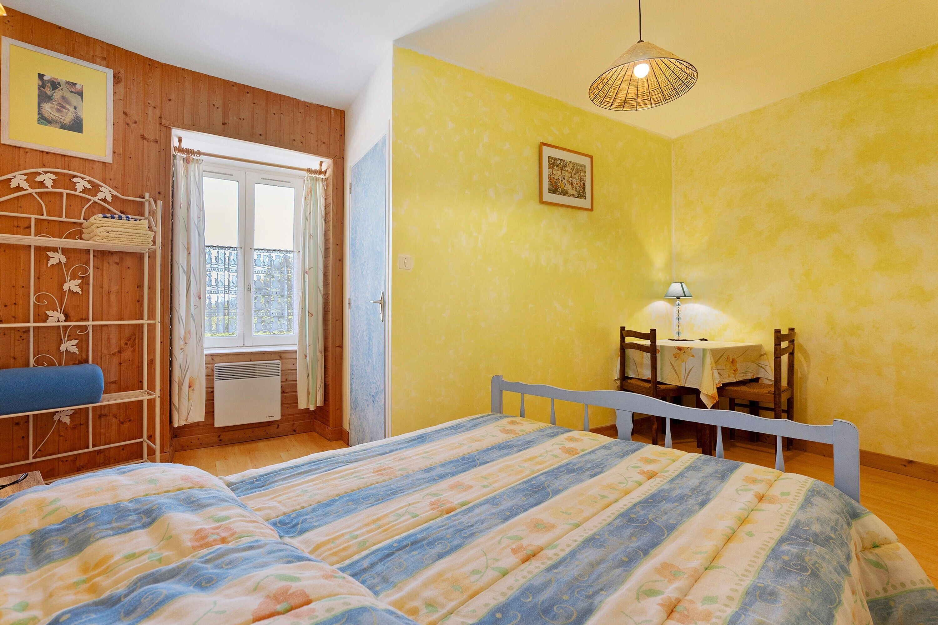 1 chambre, fer et planche à repasser, Wi-Fi, draps fournis