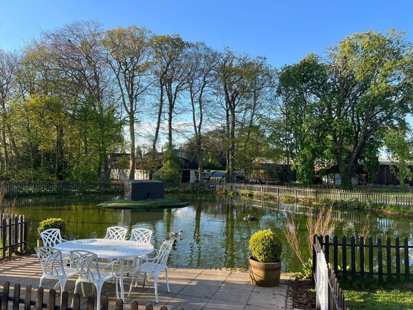 Outdoor dining - 2 Bed in North Reston (oc-p34777) (North Reston)
