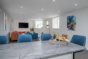 Dining - 2 Bed in Amlwch Port (oc-l37495) (Amlwch)