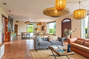 Interior - El Bancalito—A Farmhouse with a Pool for Groups (Los Montesinos)