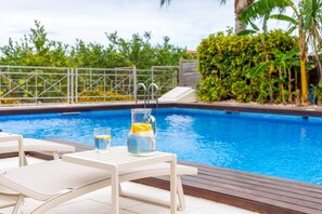 Pool - El Bancalito—A Farmhouse with a Pool for Groups (Los Montesinos)