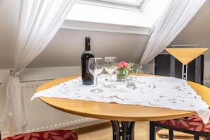 Dining - Ferienwohnung "Utkiek" - die kleine Wohlfühloase in Werdum (Werdum)