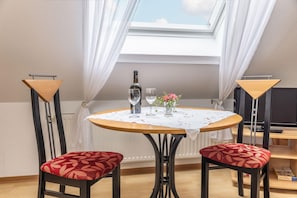 Dining - Ferienwohnung "Utkiek" - die kleine Wohlfühloase in Werdum (Werdum)
