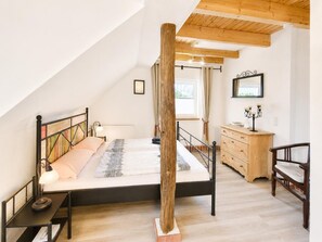Room - Ferienwohnung "Ostfreesenstuv" - Stilvolle Auszeit im Grünen von Ardorf (Wittmund)