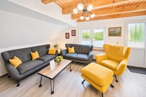 Living area - Ferienwohnung "Ostfreesenstuv" - Stilvolle Auszeit im Grünen von Ardorf (Wittmund)