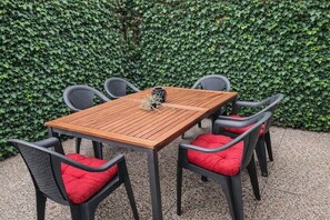 Outdoor dining - Ferienhaus "Casa Frisia" in der Bärenstadt (Esens)